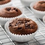 Muffins de chocolate con pepitas de chocolate: el desayuno perfecto para los amantes del chocolate
