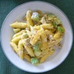 ¡Disfruta de la deliciosa receta alemana de *Schupfnudeln*! Fideos enrollados crujientes, perfectos como acompañamiento o plato principal.