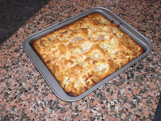 Bizcocho de pera esponjoso y jugoso: receta fácil y deliciosa