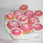 Muffins de fresa esponjosos y caseros: receta fácil y deliciosa