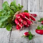 El rábano revitaliza tu cuerpo: mejora la digestión, protege la piel y ayuda a prevenir el cáncer. ¡Conoce todos sus beneficios!