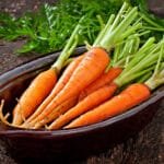 La zanahoria alimenta cuerpo y mente: mejora la visión, protege la piel y fortalece los huesos. ¡Conoce sus sorprendentes beneficios!