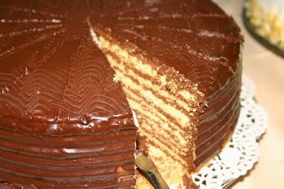 La Herrentorte es una deliciosa tarta alemana con chocolate, whisky y vino tinto que conquistará a todos los paladares.