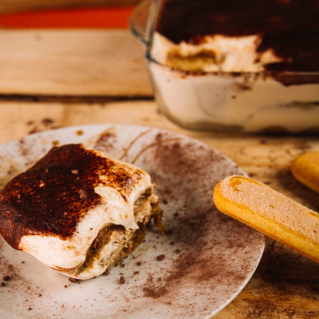 Tarta de Tiramisú y Panacota: Una Fusión Irresistible y Cremosa